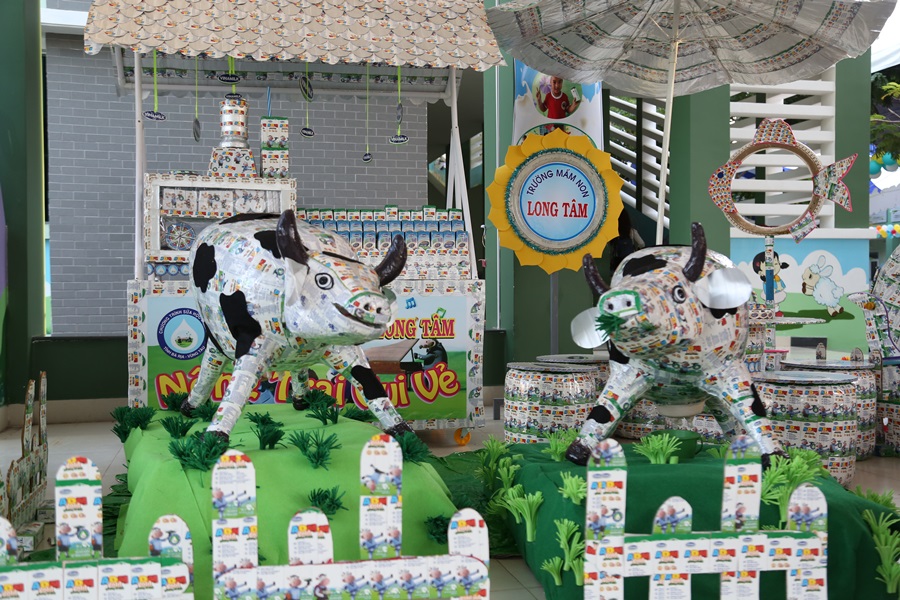 10[-]năm[-]Vinamilk[-]gắn[-]bó[-]với[-]chương[-]trình[-]“Sữa[-]học[-]đường”[-]vỉ[-]một[-]Việt[-]Nam[-]vươn[-]cao